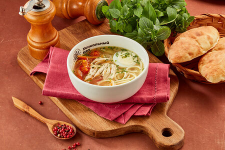 Куриный суп с лапшой