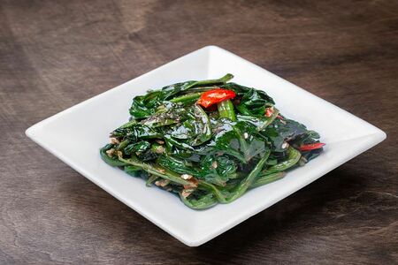 Салат из шпината