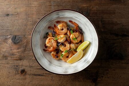 Креветки в чесночном соусе