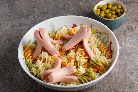Сосиски с макарошками