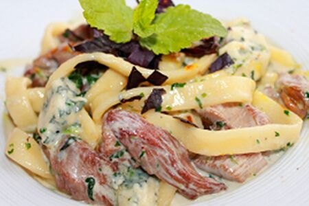 Паста с индейкой и голубым сыром