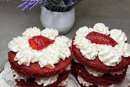 Красный бархат пирожное