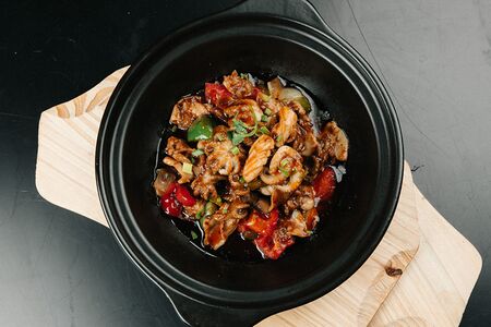 Осьминог с кальмаром жаренные в устричном соусе