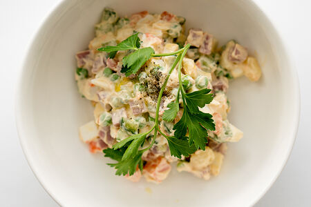 Салат Оливье по-домашнему с языком