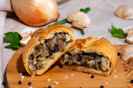 Кулебяка Заморская с грибами и картофелем