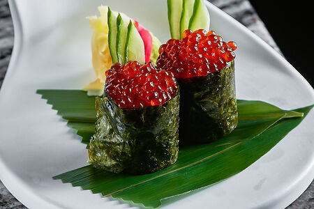 Гункан Икура