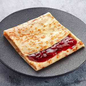 Блинчик постный с вишнёвым вареньем