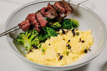 Скрэмбл с ростбифом