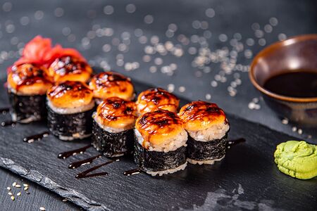 Запечённый с острым лососем