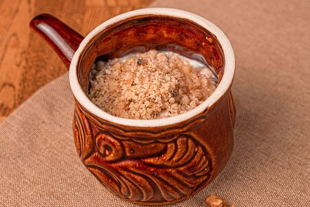 Мацони с грецким орехом и медом