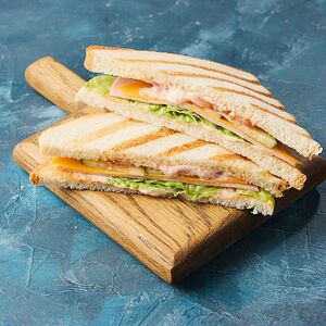 Сандвич с ветчиной и сыром