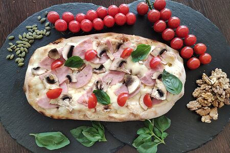 Римская пицца Ветчина-грибы