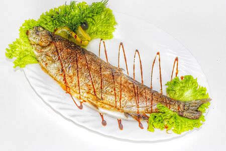 Форель гриль с овощами