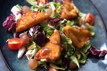 Салат сулугуни