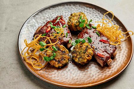 Свиные ребра на гриле в пряной глазури