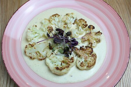 Цветная капуста в сливочно-трюфельном соусе