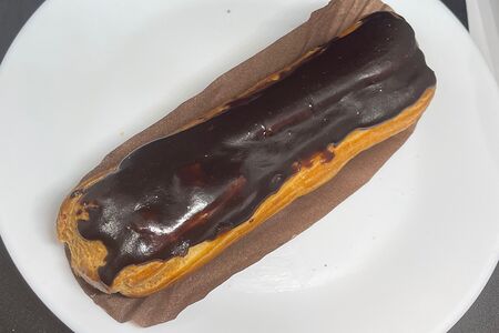 Эклер в Шоколадной глазури