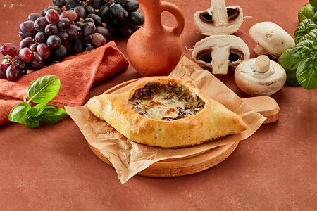 Мини- хачапури с жареными грибами и сыром