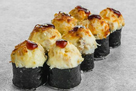 Запеченный ролл с цыпленком