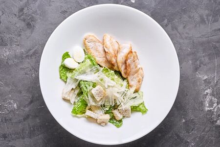 Цезарь с курицей