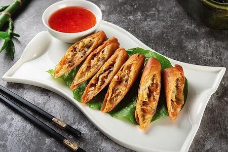 Спринг-роллы с креветками и курицей