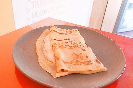 Блин с творогом и сметаной