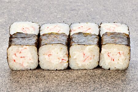 Ролл с крем-крабом