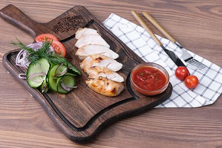 Куриная грудка на углях