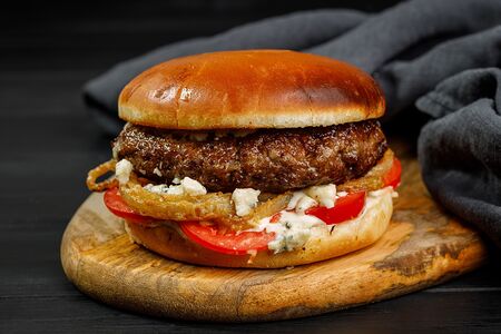 Бургер Блю чиз