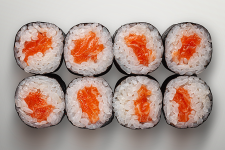 Маки с лососем