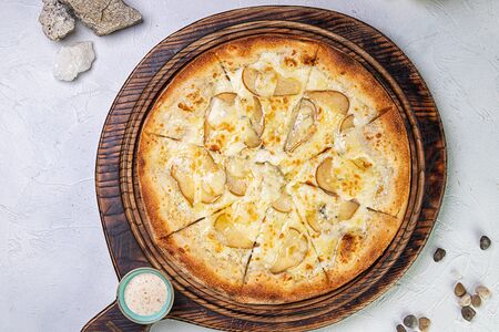 Пицца с горгонзолой