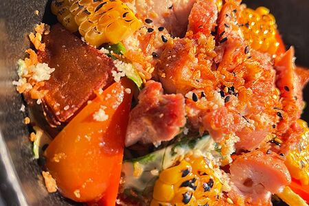 Тёплый салат с цыплёнком в азиатском стиле