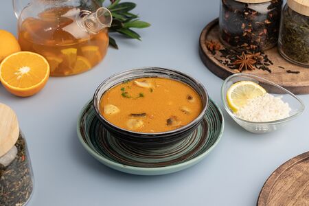 Том ям с курицей