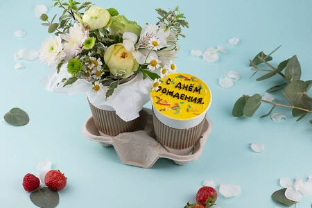 Подарочный набор Букет Приятный сюрприз с желтыми розами и десерт