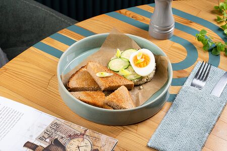 Форшмак из сельди с чёрным хлебом 