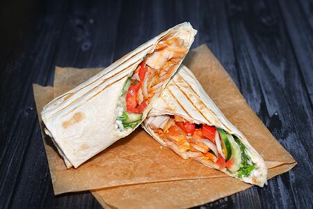 Шаурма с курицей в обычном лаваше