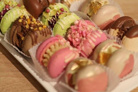 Макарон ( одна штучка)