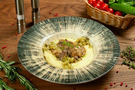Бефстроганов с картофельным кремом