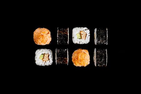 Запечённый острый ролл с лососем