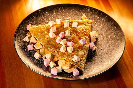 Блинчик с Нутеллой, маршмеллоу и бананом