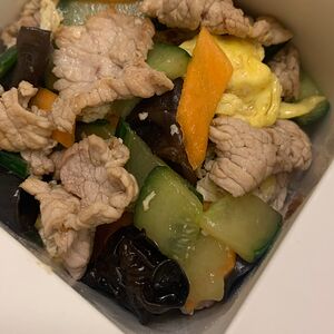 Вок свинина с яйцом и рисом