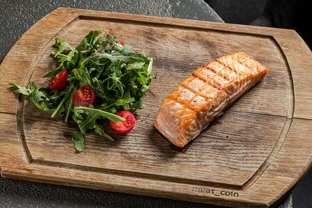 Стейк из лосося