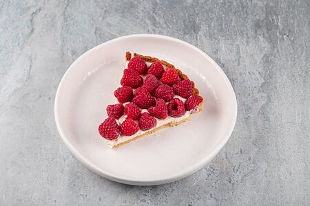 Пирог с малиной