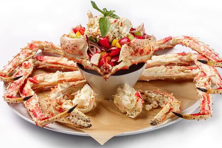 Царь краб с фирменным салатом