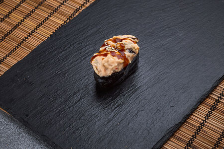 Суши запеченные с мидиями