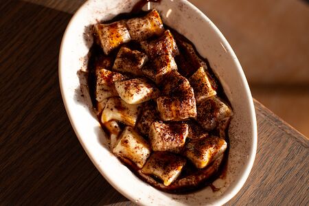 Ленивые вареники с йогуртом и корицей