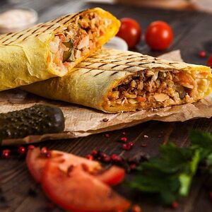 Шаурма в сырном лаваше