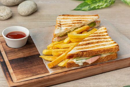 Сэндвич с ветчиной