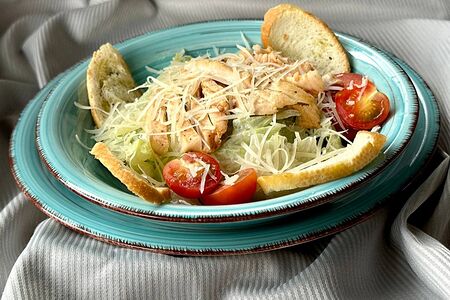 Цезарь с курицей