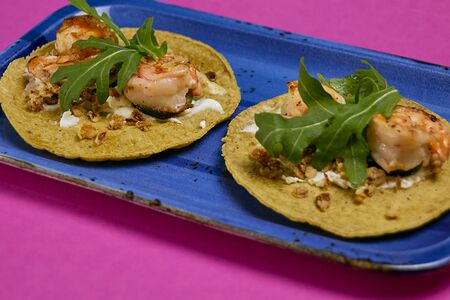 Тако с королевскими креветками